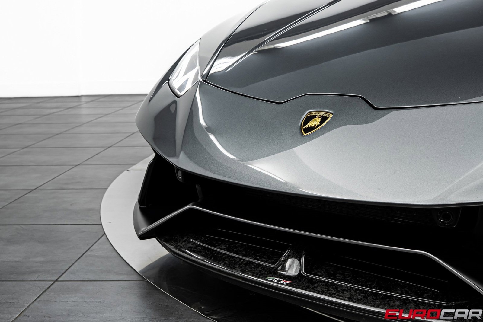 Used 2018 Lamborghini Huracan Performante image 11