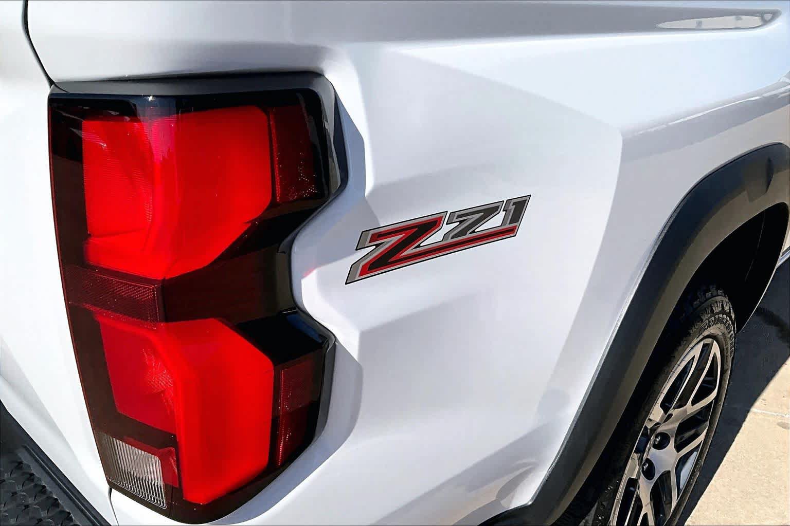 Used 2024 Chevrolet Colorado Z71 w/ Z71 Convenience Package 2 AWD/4WD image 29