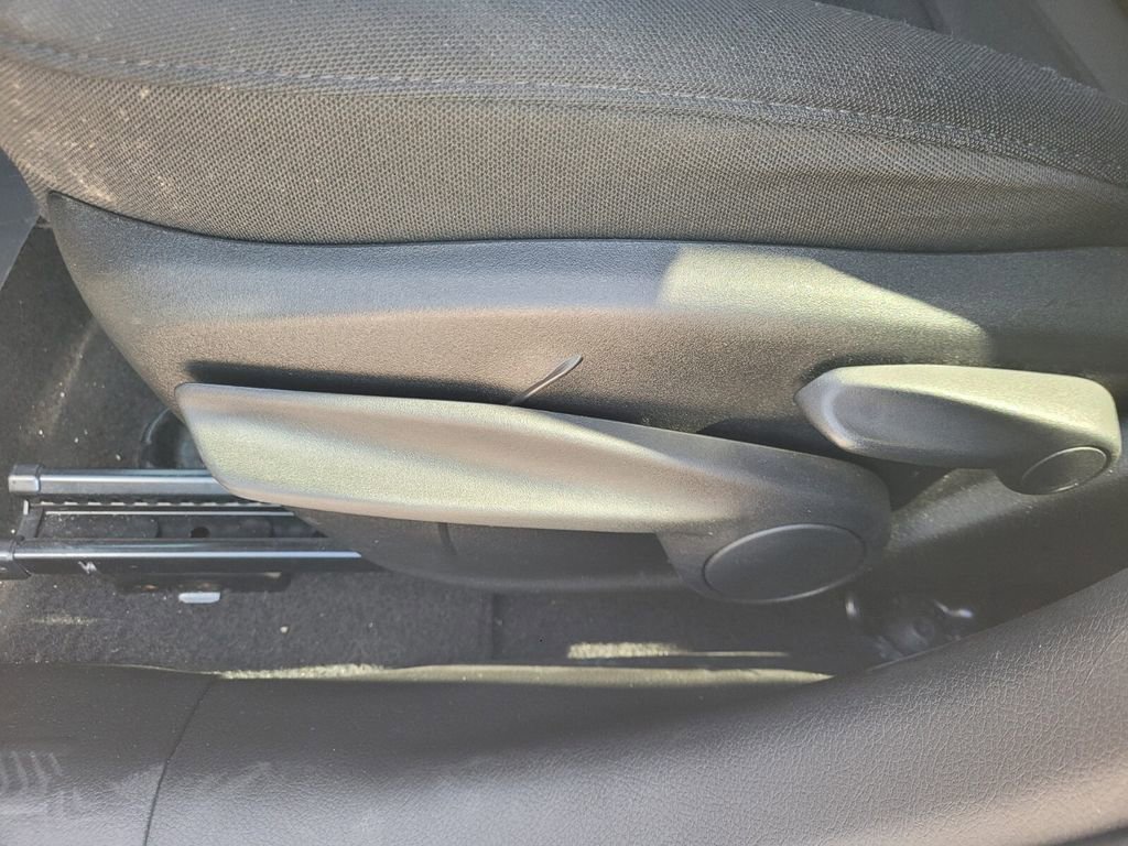 Used 2020 Jeep Renegade Latitude w/ Cold Weather Group image 6