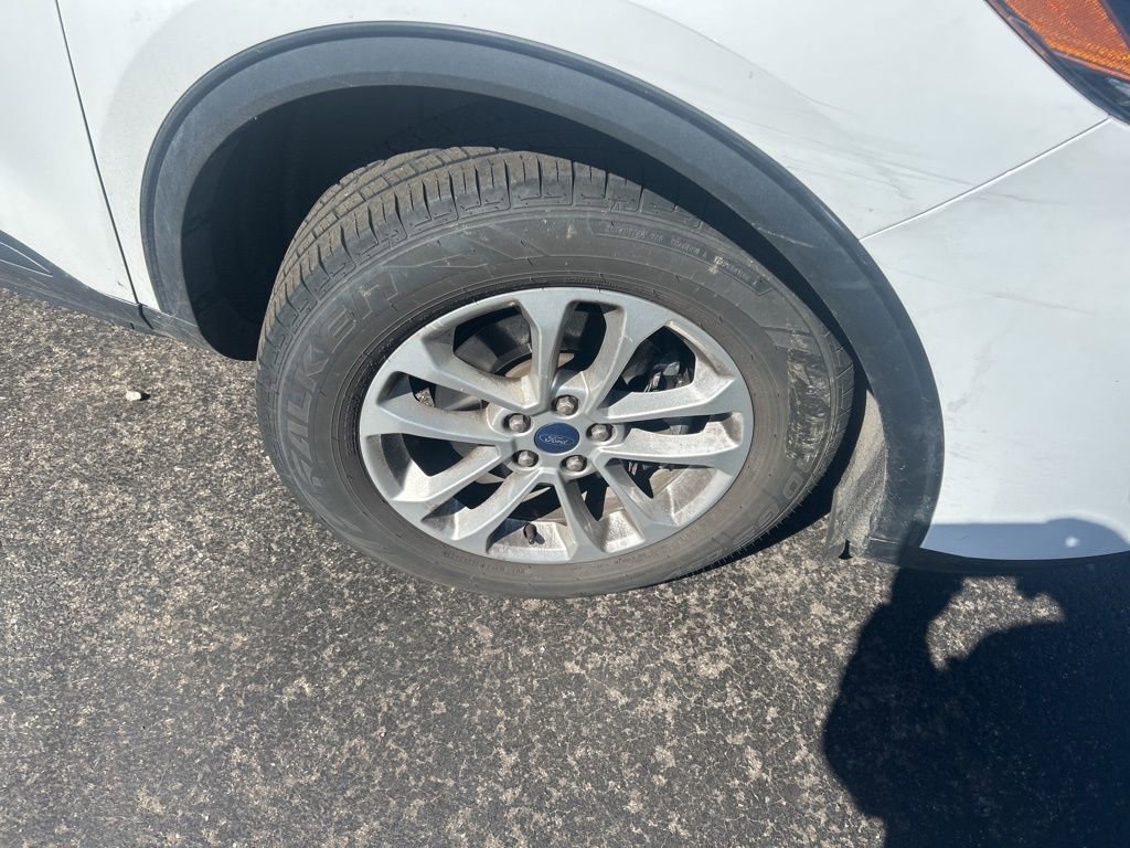 Used 2020 Ford Escape SE image 18