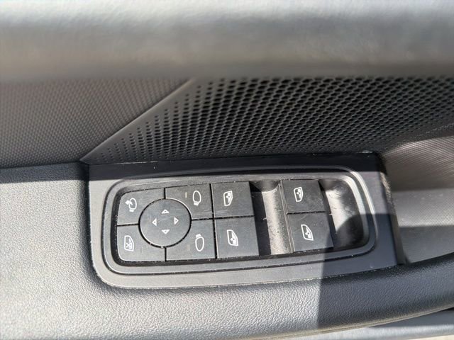 Used 2022 Porsche Taycan image 16