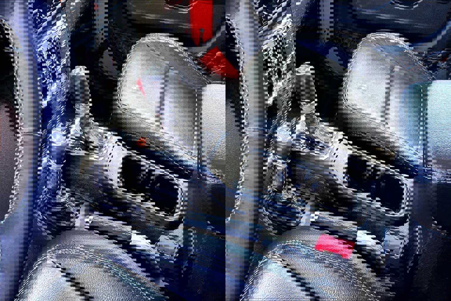 Used 2018 Jeep Wrangler Unlimited Sahara image 17