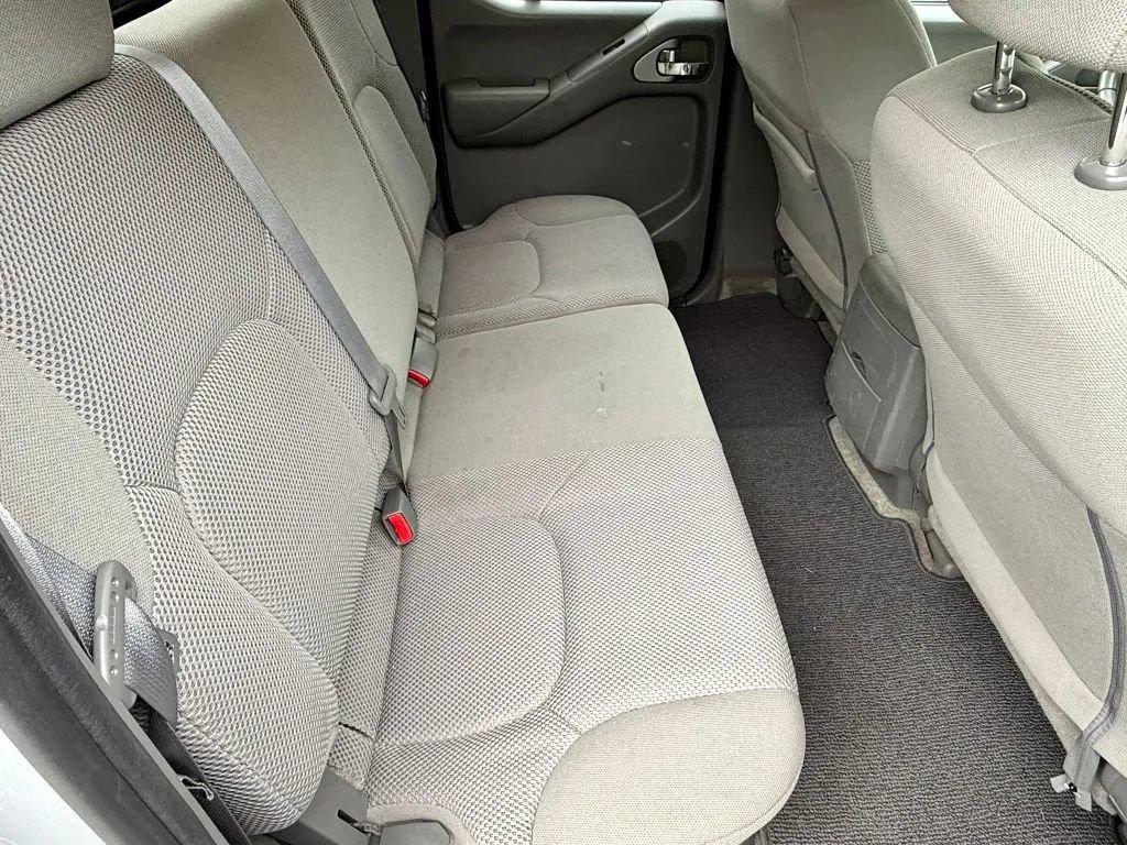 Used 2018 Nissan Frontier SV AWD/4WD image 15