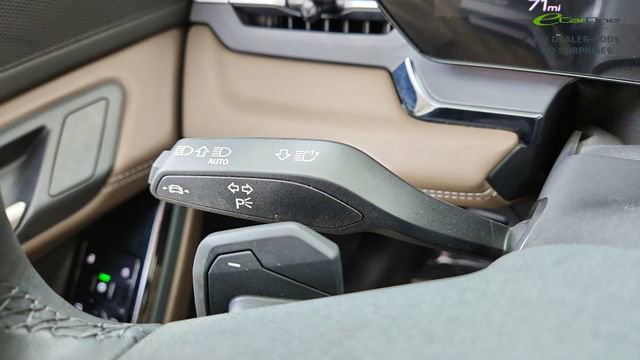 Used 2025 Audi Q6 e-tron Premium w/ Convenience Package image 41