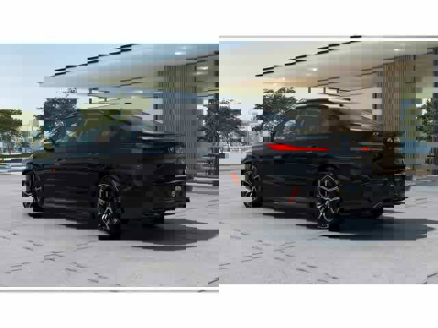 Used 2025 BMW i7 eDrive50 w/ M Sport Package image 2