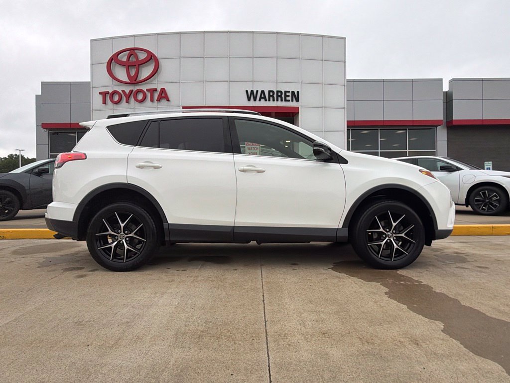 Used 2018 Toyota RAV4 SE w/ All Weather Liner Package AWD/4WD image 3
