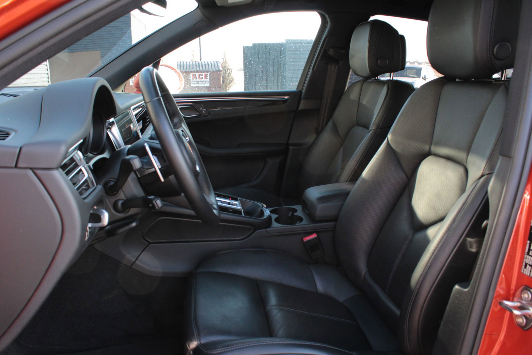 Used 2023 Porsche Macan image 5