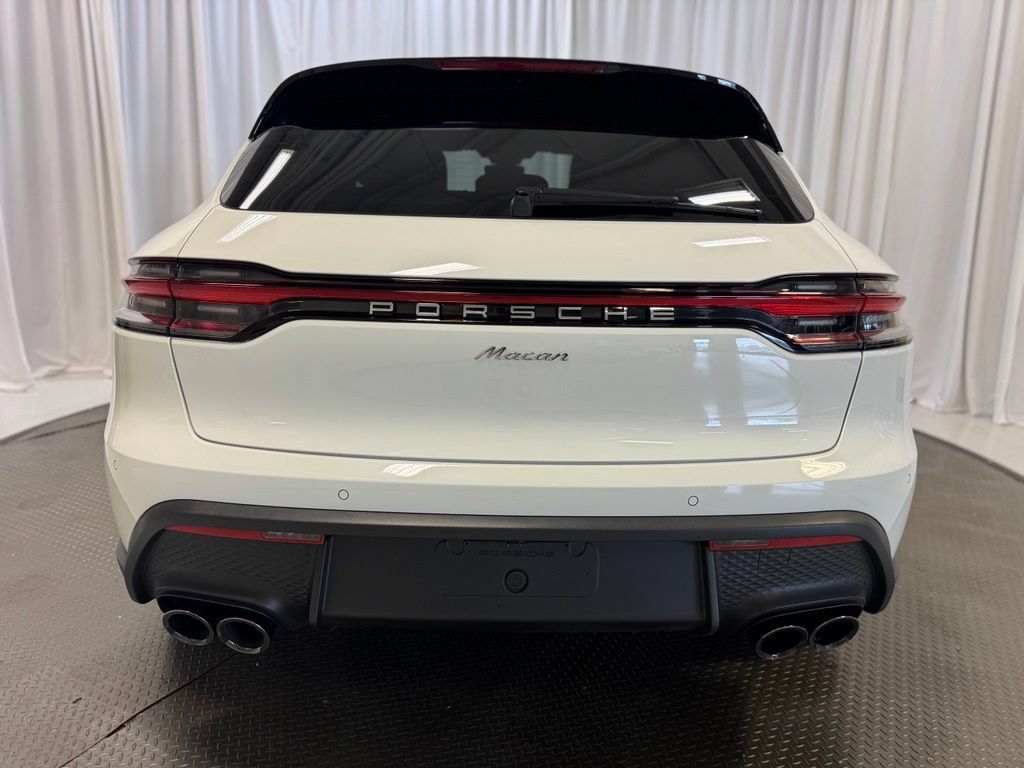 Certified 2025 Porsche Macan w/ Premium Package Plus AWD/4WD image 38