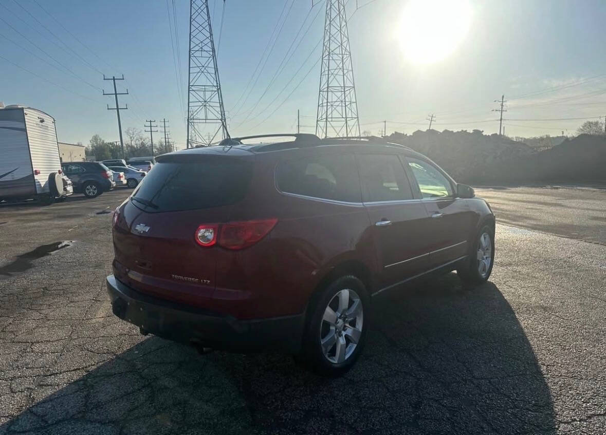 Used 2010 Chevrolet Traverse LTZ AWD/4WD image 6
