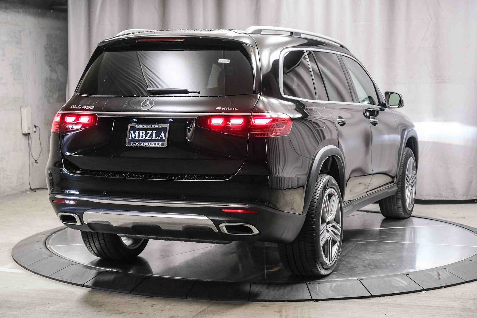 Certified 2024 Mercedes-Benz GLS 450 4MATIC image 4