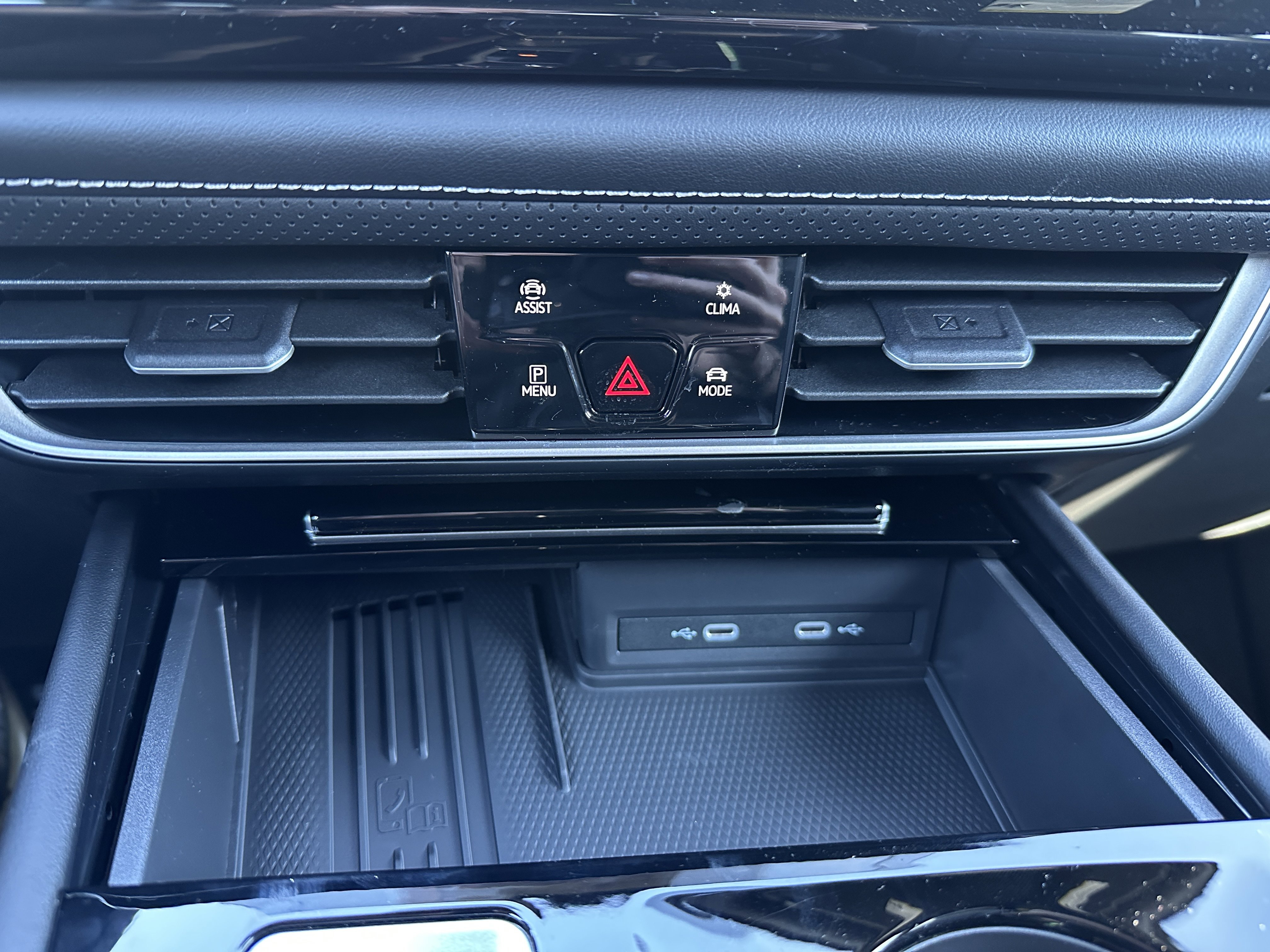 New 2026 Volkswagen Atlas Cross Sport SEL R-Line image 19