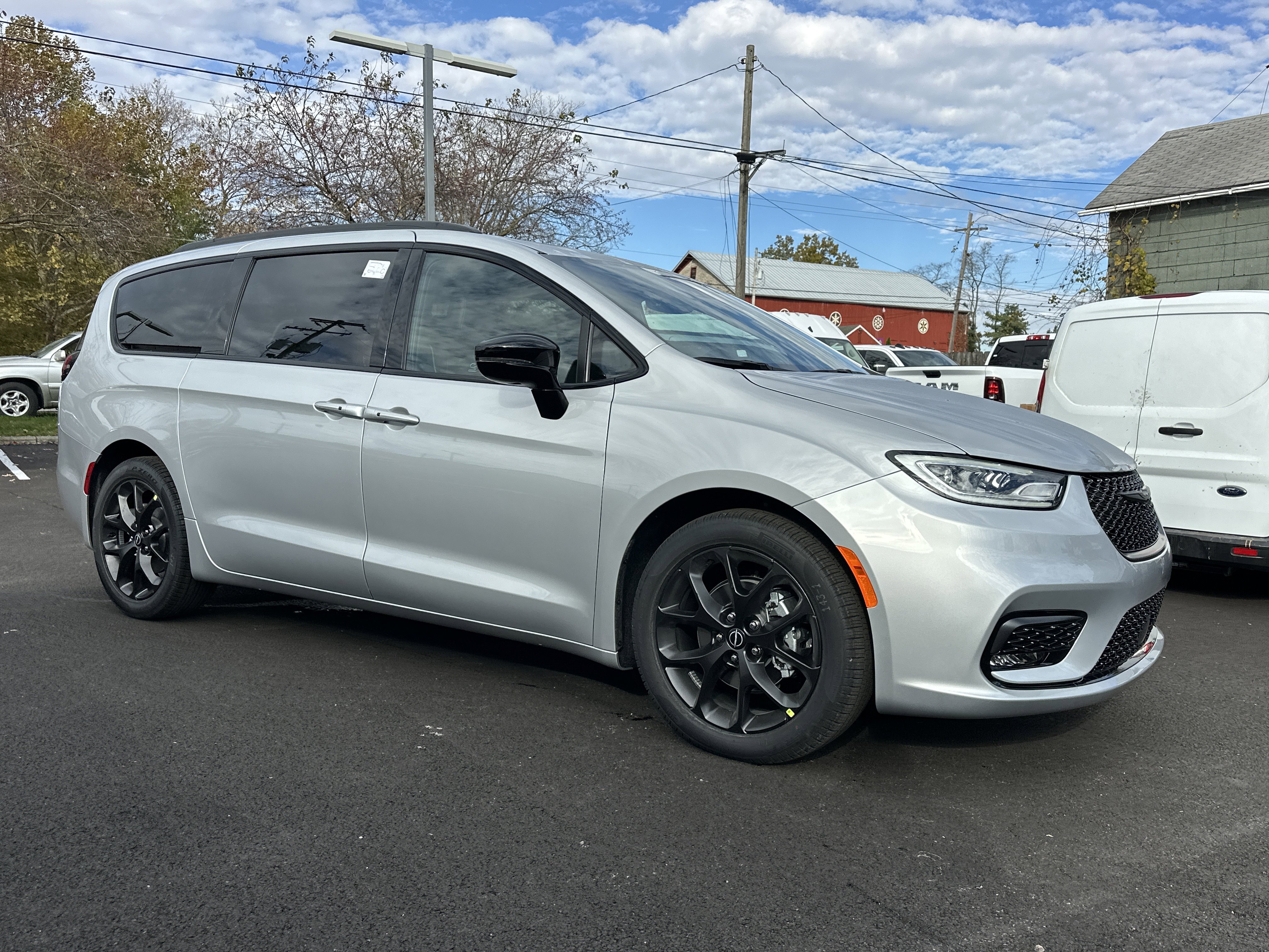 New 2026 Chrysler Pacifica Limited image 20
