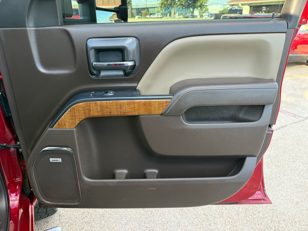 Used 2019 GMC Sierra 2500 SLT w/ Duramax Plus Package AWD/4WD image 28
