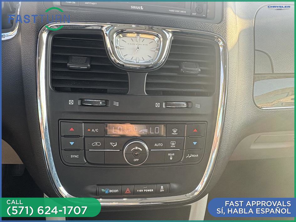 Used 2015 Chrysler Town & Country Touring image 21