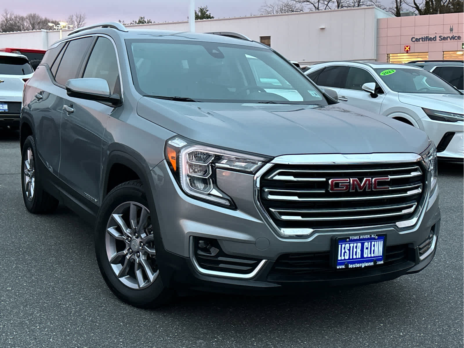 Used 2023 GMC Terrain SLT image 30