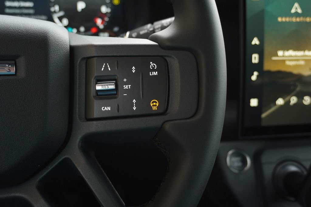 Certified 2026 Land Rover Defender 110 X-Dynamic SE AWD/4WD image 17
