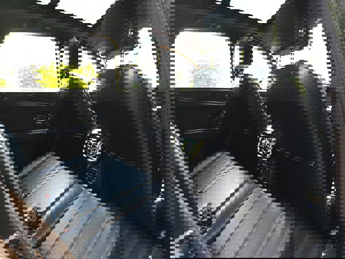 Used 2020 Bentley Bentayga Design Series image 28