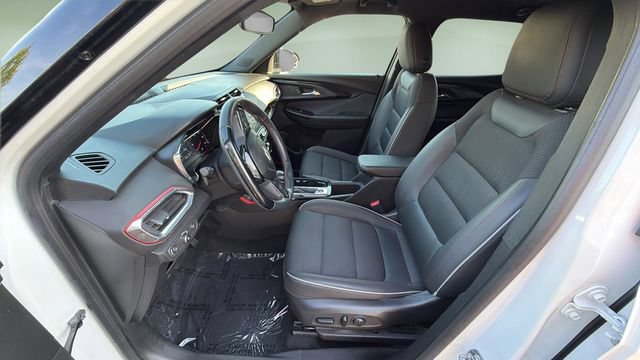 Used 2022 Chevrolet TrailBlazer RS w/ Sun and Liftgate Package FWD image 18