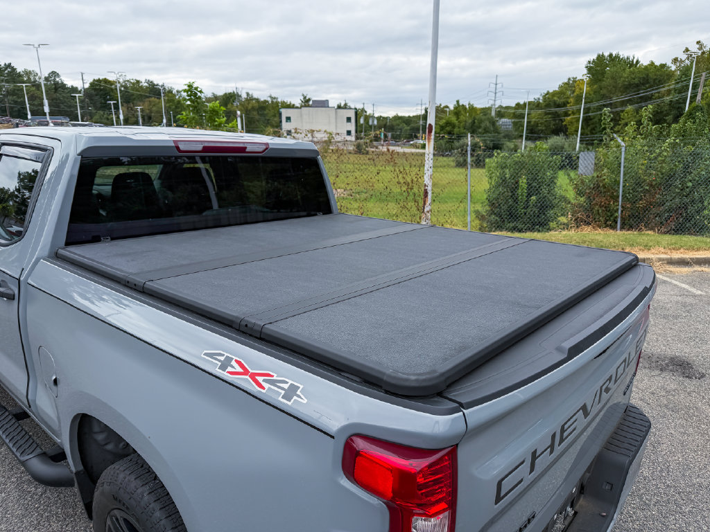 Used 2024 Chevrolet Silverado 1500 Custom w/ Turbomax Blackout Package AWD/4WD image 9