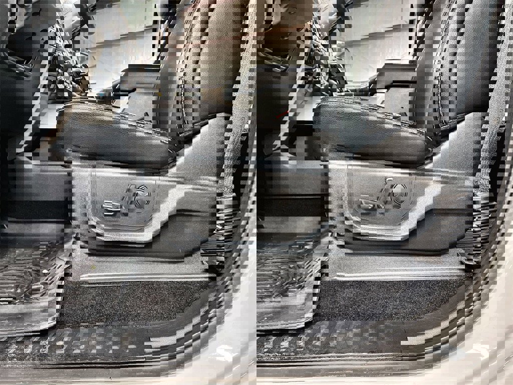 Used 2019 Ford F150 Lariat image 13