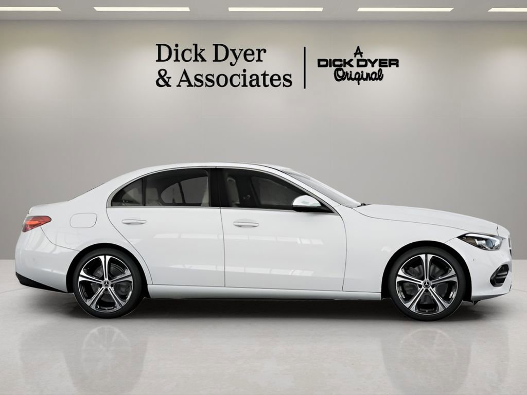 Used 2025 Mercedes-Benz C 300 Sedan image 4