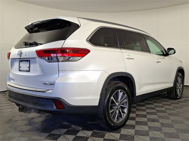 Used 2019 Toyota Highlander XLE image 9