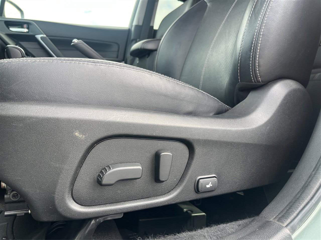 Used 2017 Subaru Forester 2.5i Touring image 19