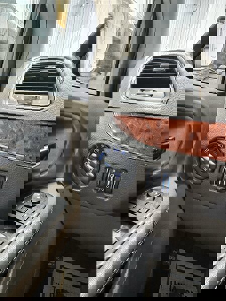 Used 2013 Chrysler Town & Country Touring image 18