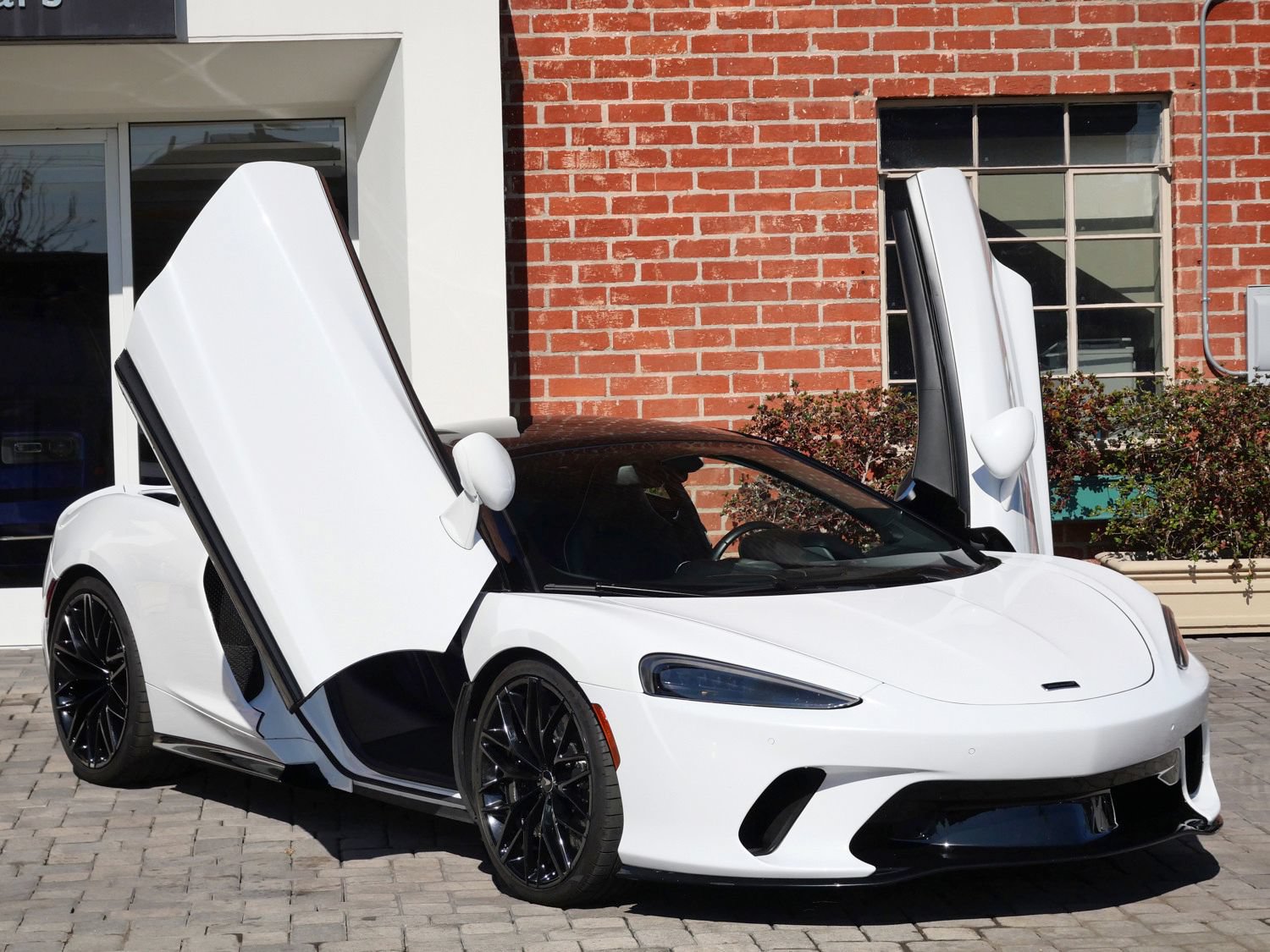 Used 2023 McLaren GT RWD image 14