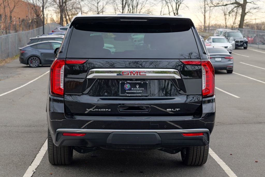 Used 2023 GMC Yukon XL SLT w/ SLT Premium Package image 6