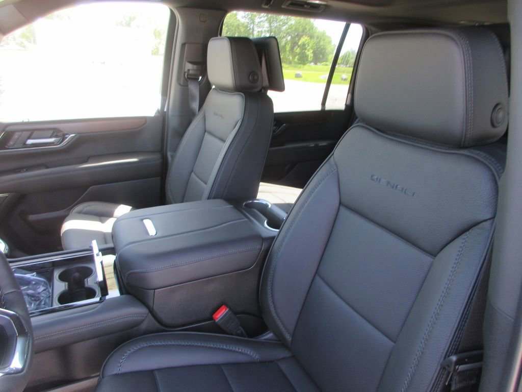 New 2026 GMC Yukon XL Denali w/ Denali Reserve Package AWD/4WD image 11