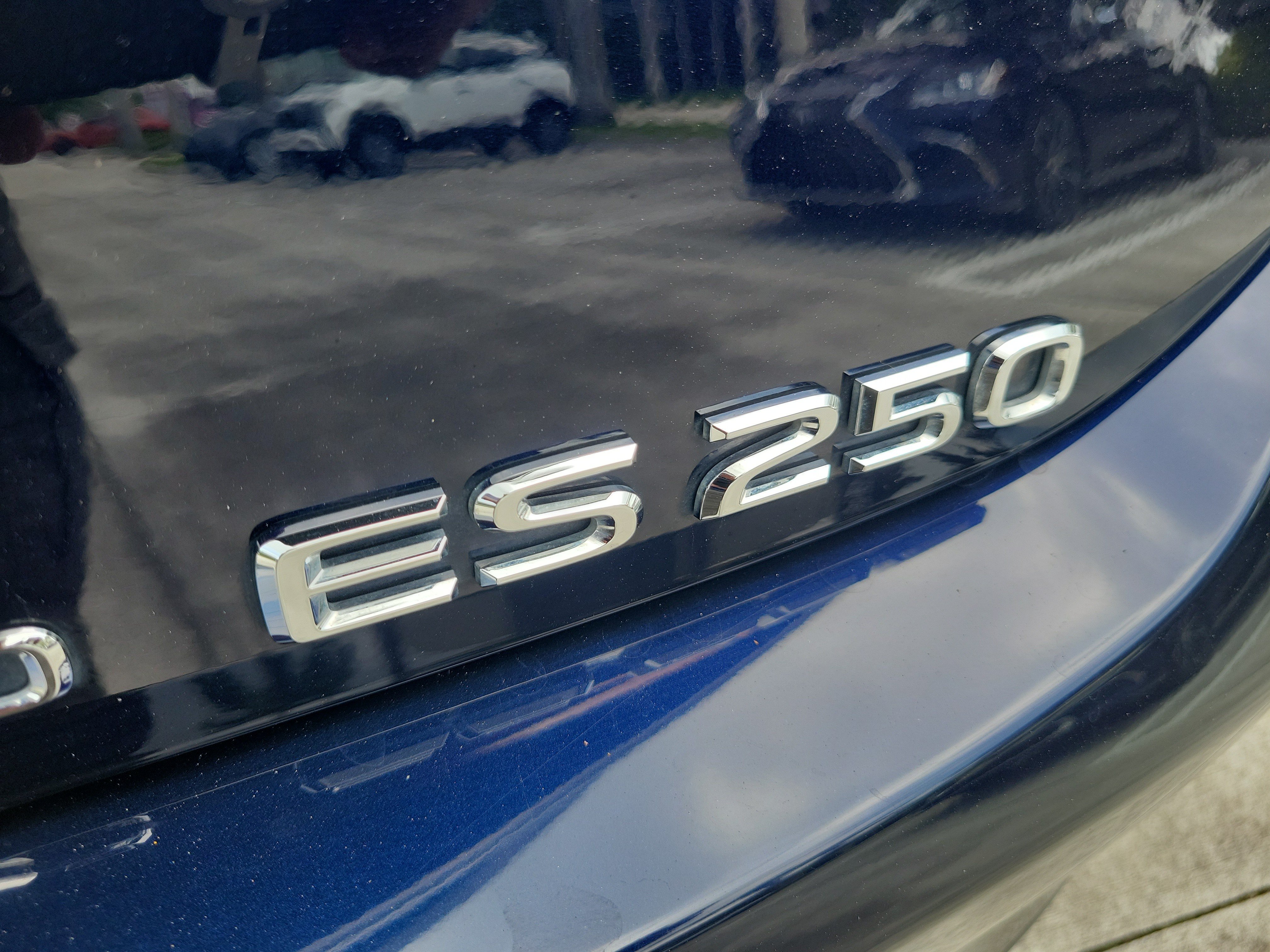 Used 2025 Lexus ES 250 w/ Luxury Package AWD/4WD image 10