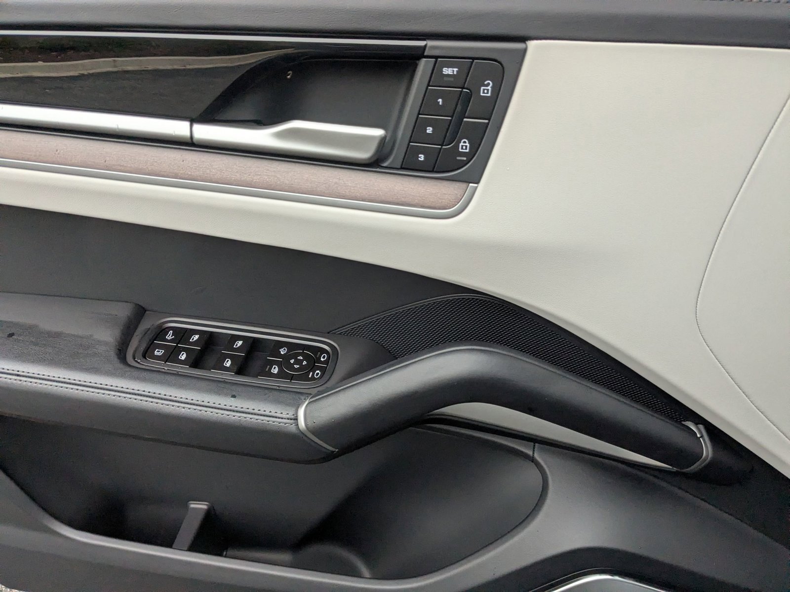 New 2026 Porsche Cayenne Turbo image 13