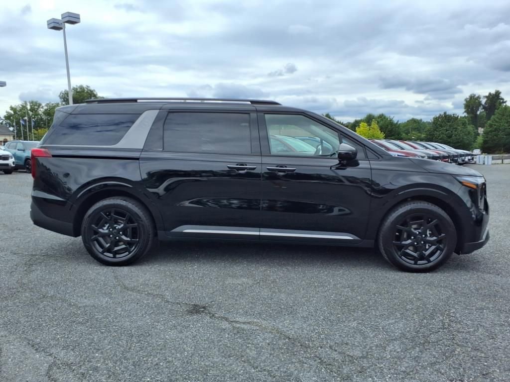 New 2026 Kia Carnival SX w/ SX Dark Edition Package image 3