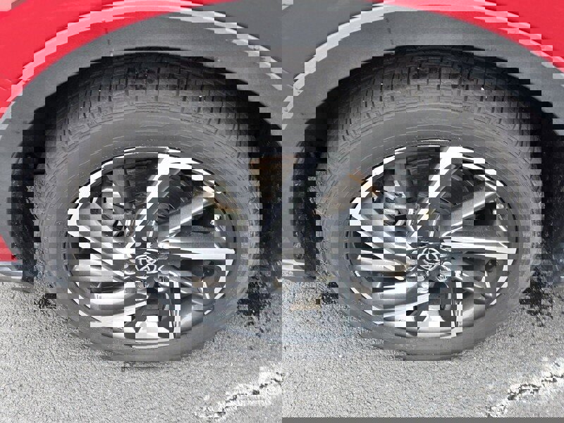 Used 2022 Toyota C-HR Limited FWD image 16