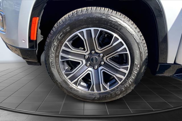 Used 2025 Jeep Wagoneer L Series II image 14