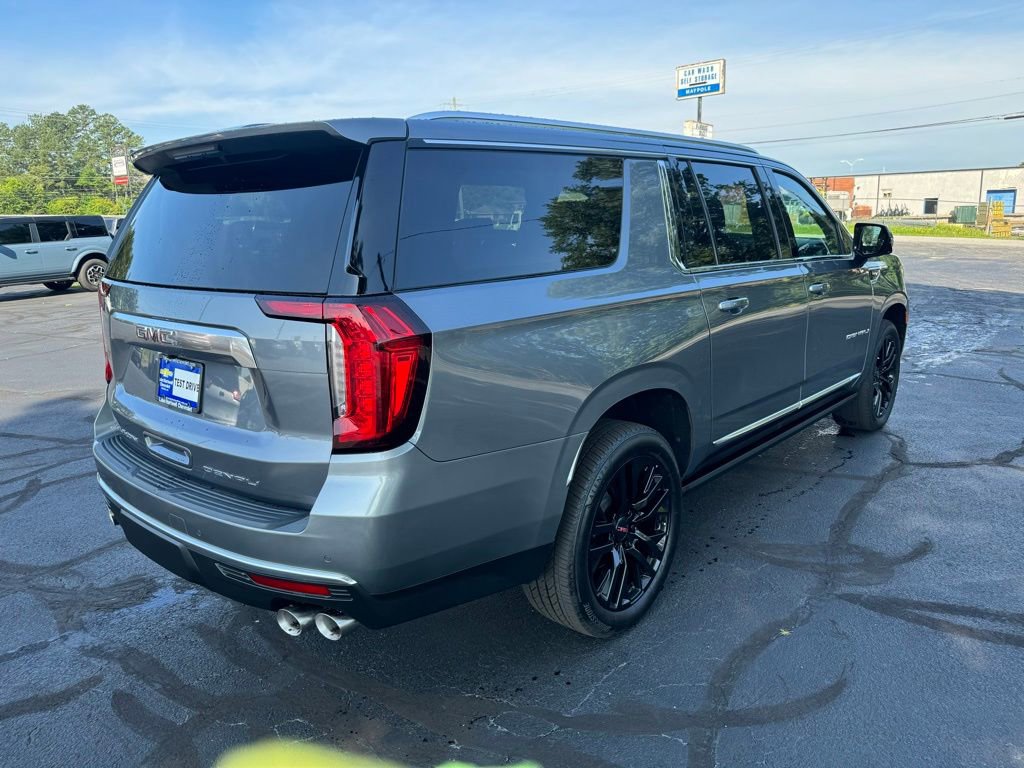 Used 2022 GMC Yukon XL Denali image 8