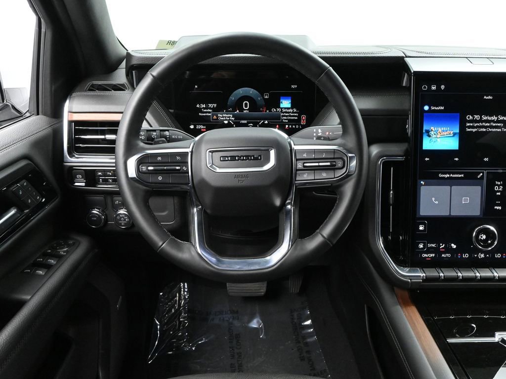 Used 2025 GMC Yukon XL Denali image 17