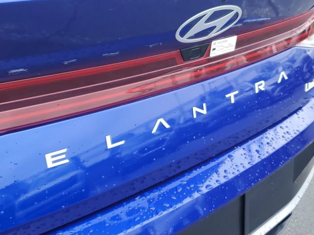 Certified 2025 Hyundai Elantra Limited FWD image 8
