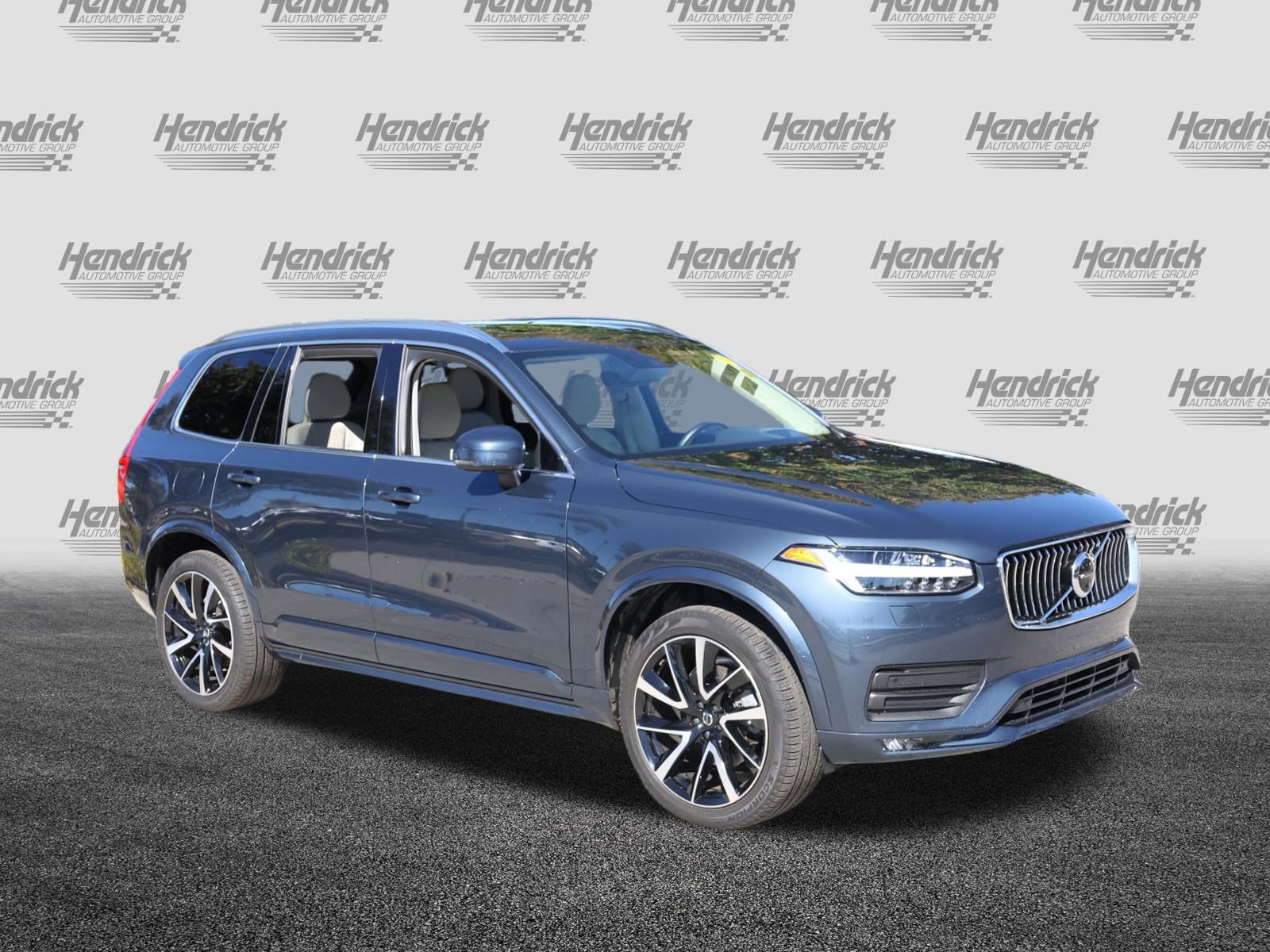Used 2022 Volvo XC90 T6 Momentum w/ Advanced Package image 2