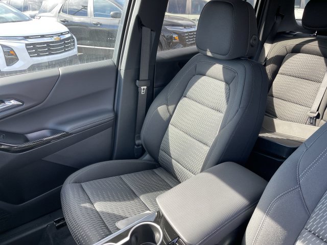 New 2027 Chevrolet Equinox LT w/ LPO, Floor Liner Package FWD image 24