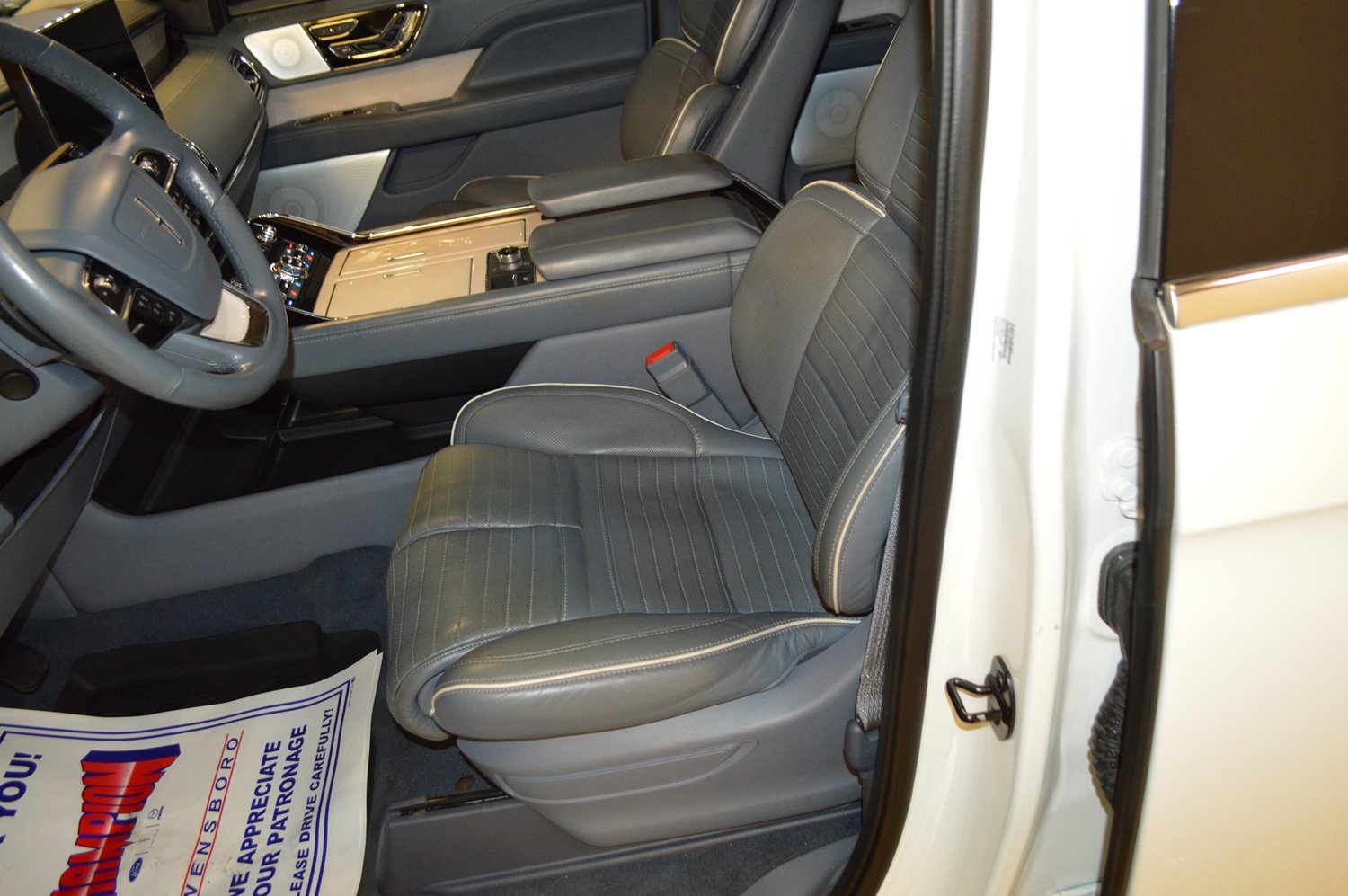 Used 2022 Lincoln Navigator Black Label AWD/4WD image 16