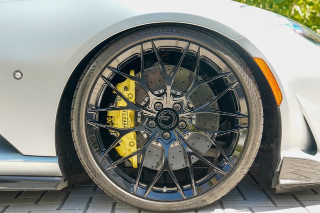 Used 2018 Ferrari 812 Superfast RWD image 32