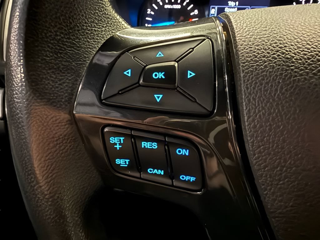 Used 2017 Ford Explorer XLT FWD image 25