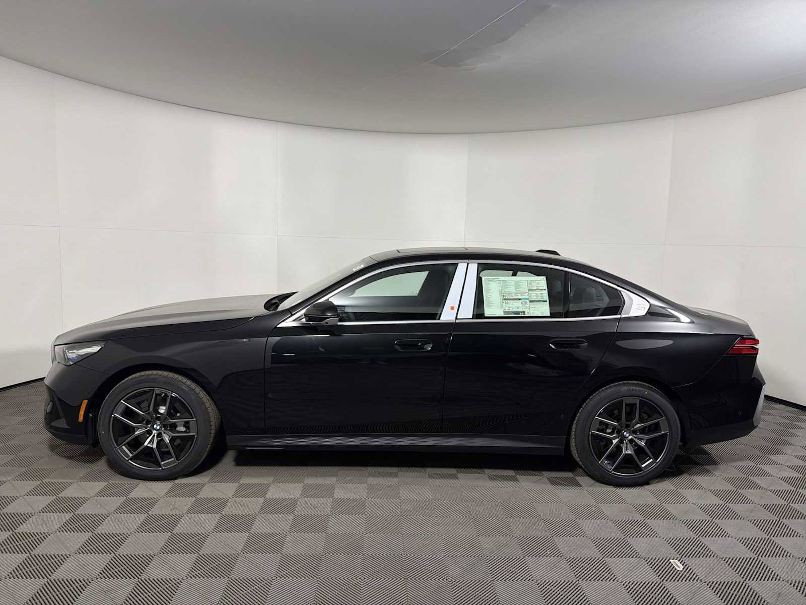 New 2026 BMW 530i xDrive AWD/4WD image 4
