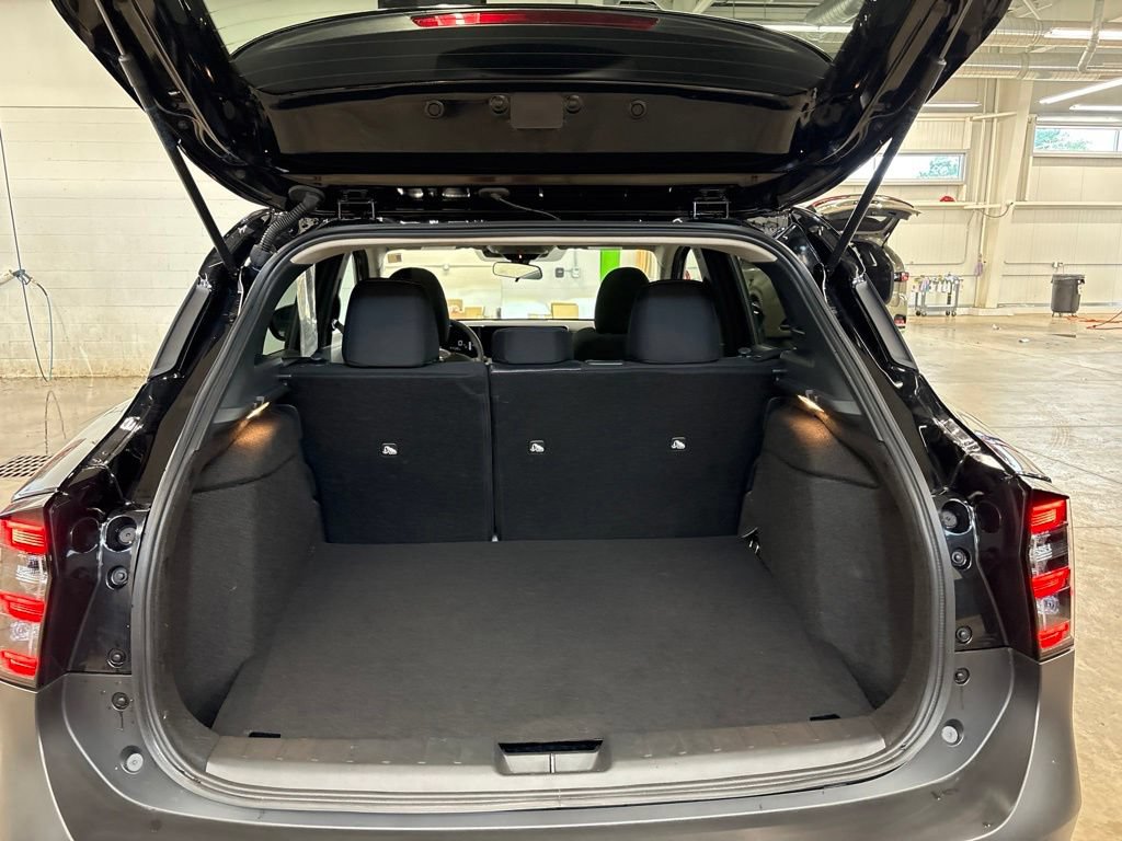 Used 2025 Nissan Kicks SV w/ SV Premium Package AWD/4WD image 17