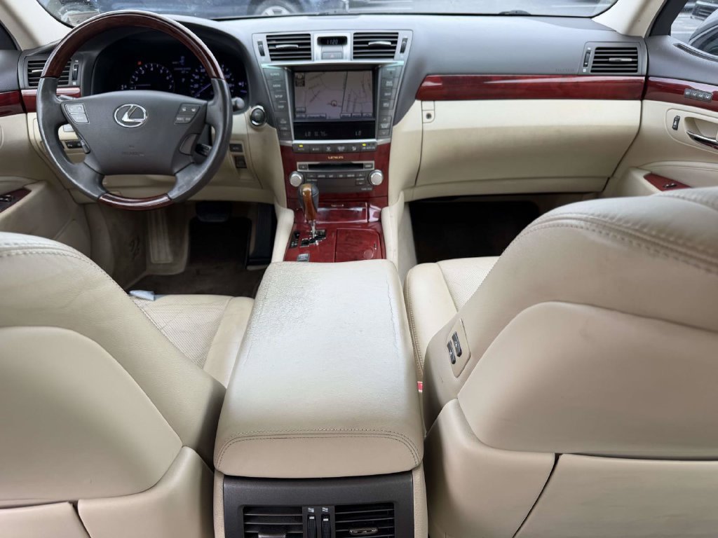 Used 2011 Lexus LS 460 AWD w/ Comfort Pkg image 8
