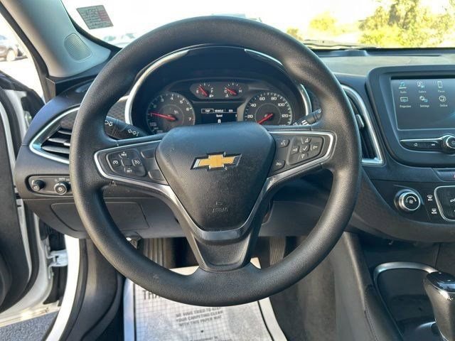 Used 2018 Chevrolet Malibu LT image 16