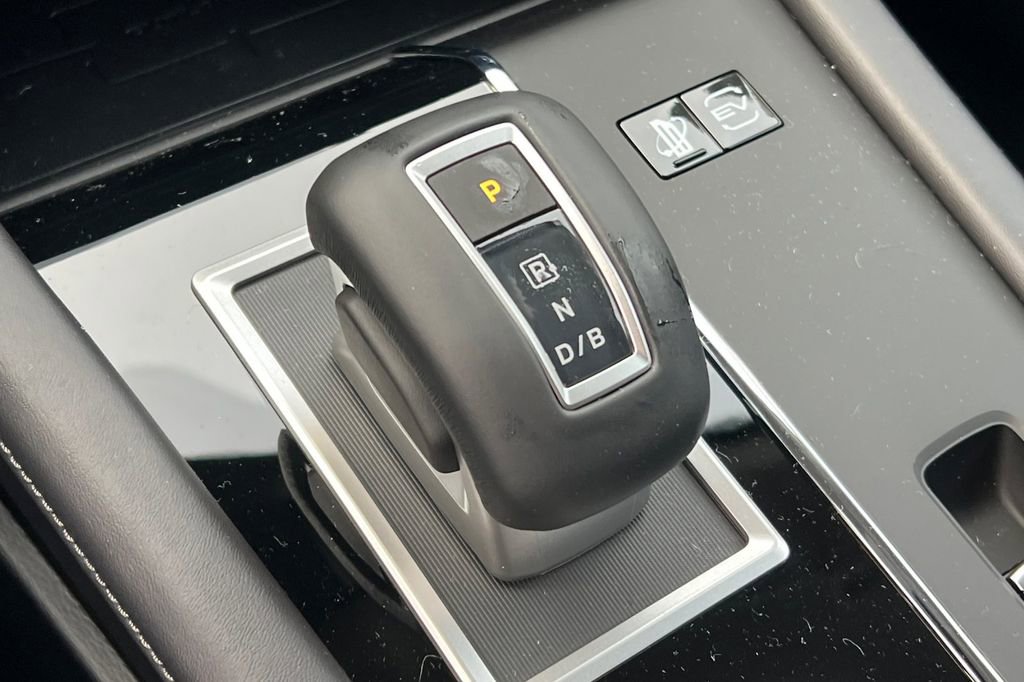 New 2025 Mitsubishi Outlander SE image 23