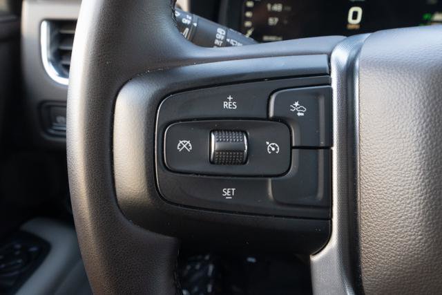 Used 2023 GMC Yukon XL SLT image 17